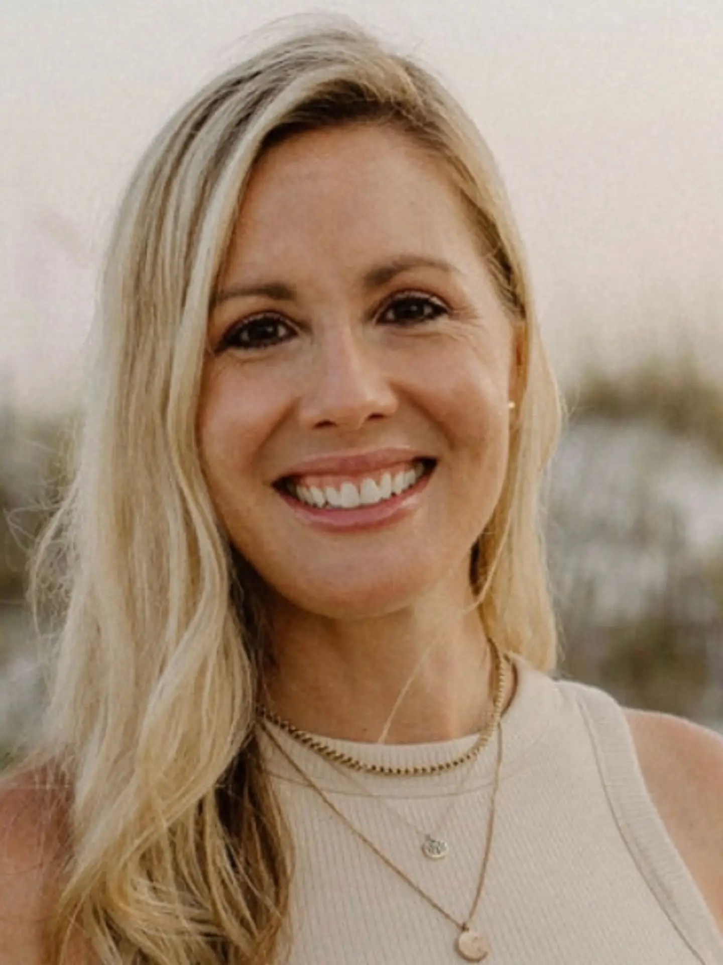 JULIA<br> FILLNOW